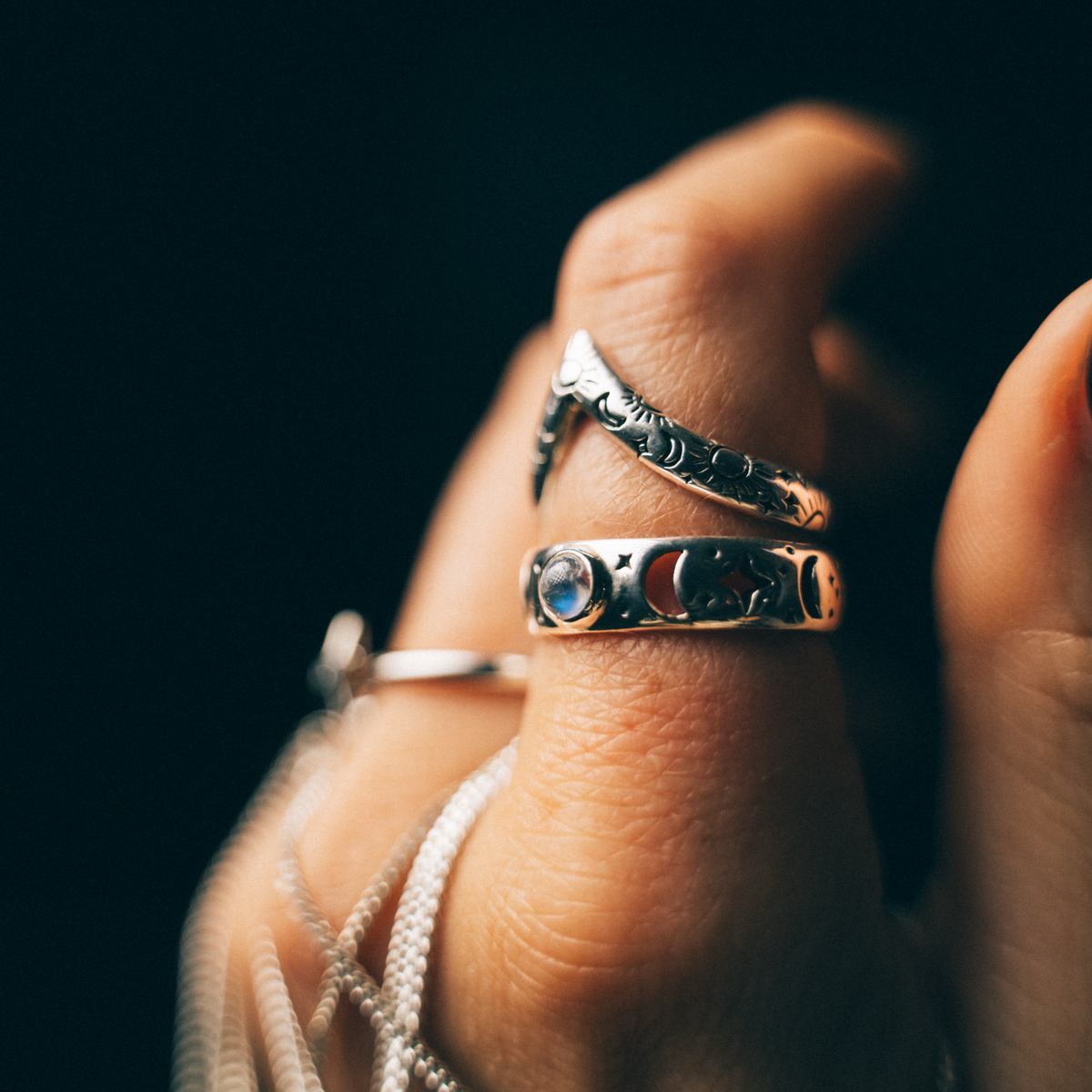 JUST A PHASE - Sterling Silver & Moonstone Ring