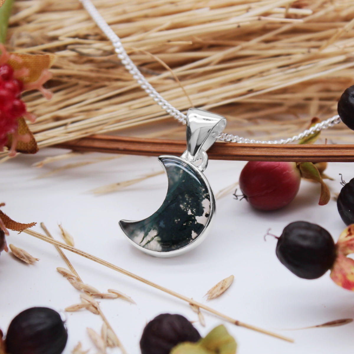 WOODLAND ECLIPSE - Sterling Silver & Moss Agate Necklace