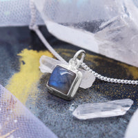 MIDNIGHT SKIES - Sterling Silver & Labradorite Necklace