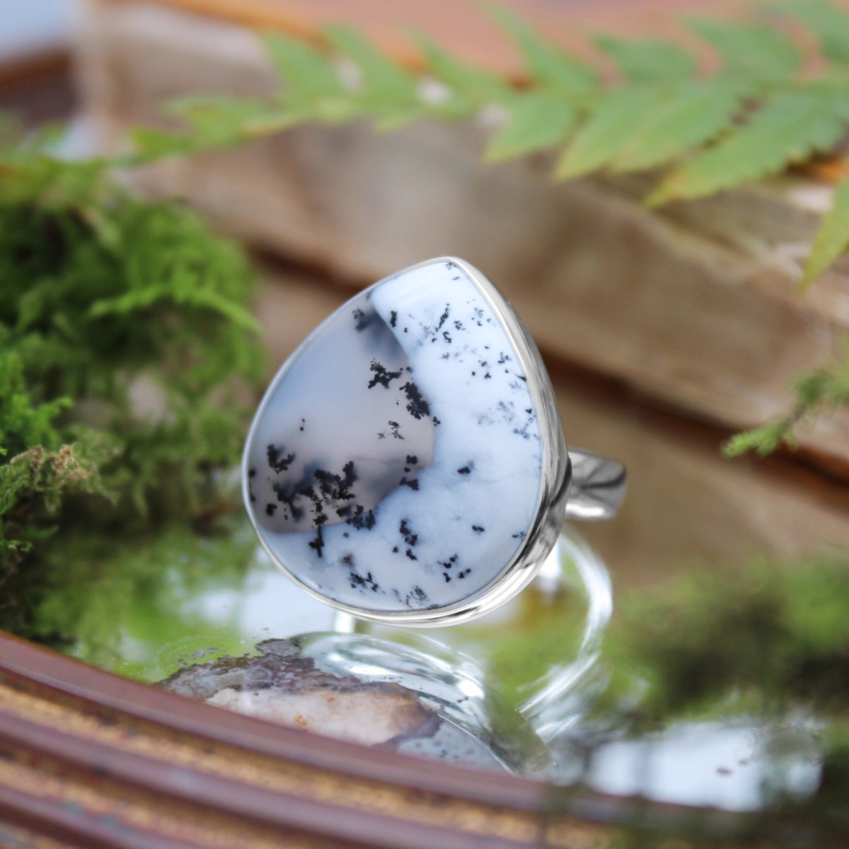 SNOWY SKIES - Sterling Silver & Dendritic Agate Ring - US 7