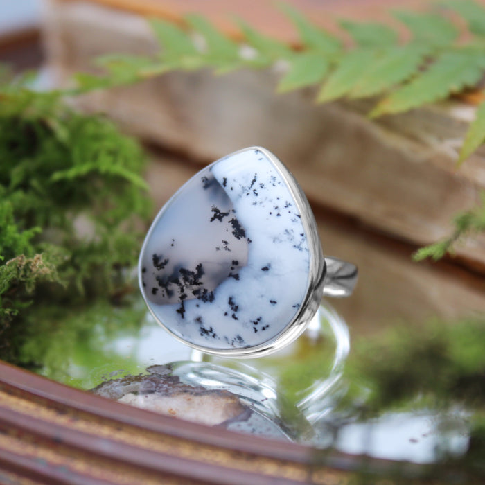 SNOWY SKIES - Sterling Silver & Dendritic Agate Ring - US 7